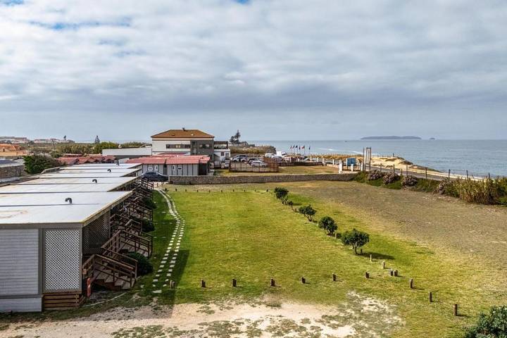 Vivendas de férias para 4 pessoas, com Varanda e Jacuzzi e ainda Terraço and Piscina infantil em Baleal
