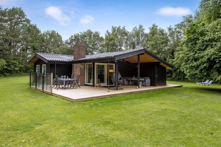 Ferieudlejning for 6 personer, med terrasse i Virksund