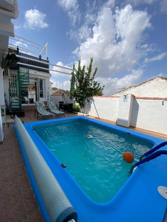Apartamento para 4 personas, con Jacuzzi y Terraza además de Piscina y Vistas en Alcaudete