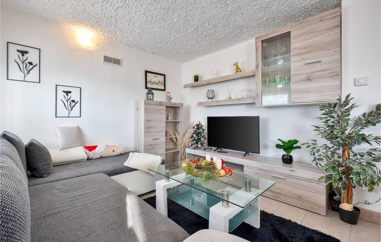 Gemütliche 72 m² große Wohnung mit beheiztem Pool, Terrasse und WLAN in Zagreb, Zagreb und Umgebung