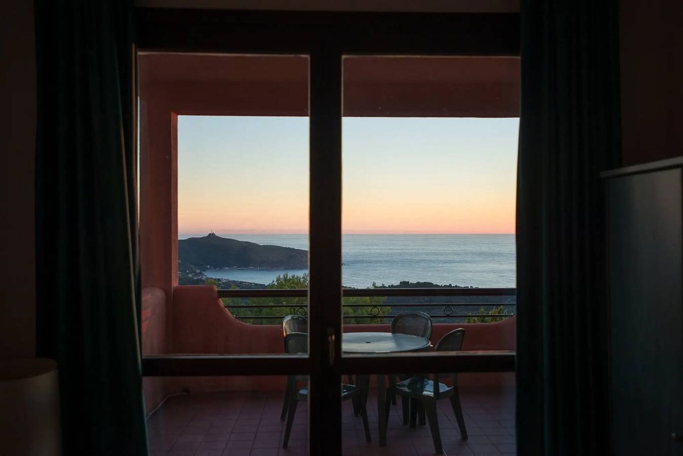 Appartement entier, P.R. Club - Appartement Faro 30 : Vue Mer, Terrasse Privée, Climatisation in Centola, Cilento