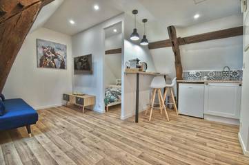 Gîte pour 2 personnes, avec terrasse et jardin à Épernon