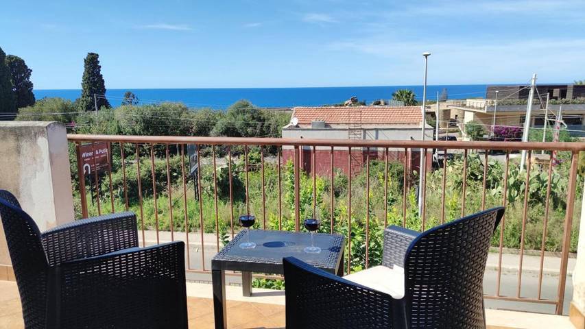 Location de vacances pour 4 personnes, avec jardin et vue à Cefalù