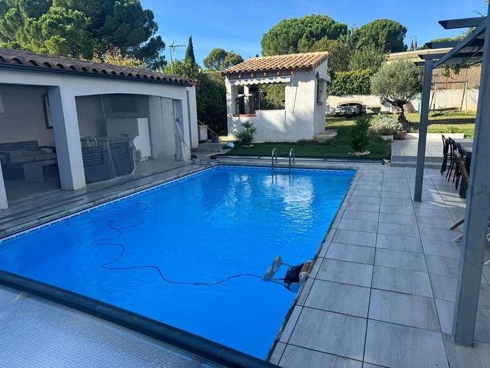 Location de vacances pour 6 personnes, avec piscine et jardin à Villemoustaussou - 4