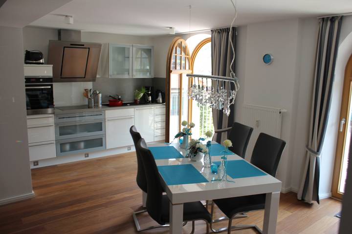 Ganze Ferienwohnung, Ferienwohnungen Haus Castello App7 - Ferienwohnung 65 qm separates Schlafzimmer und Balkon, App.7 in Kampenwand, Aschau im Chiemgau