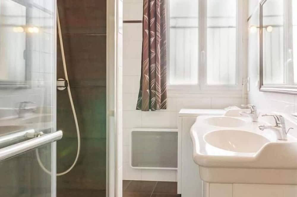 Escapada Tranquila entre Pornic y Nantes con Jardín, Wifi y Juegos para Niños in Saint-Hilaire-de-Chaléons, Valle del Loira