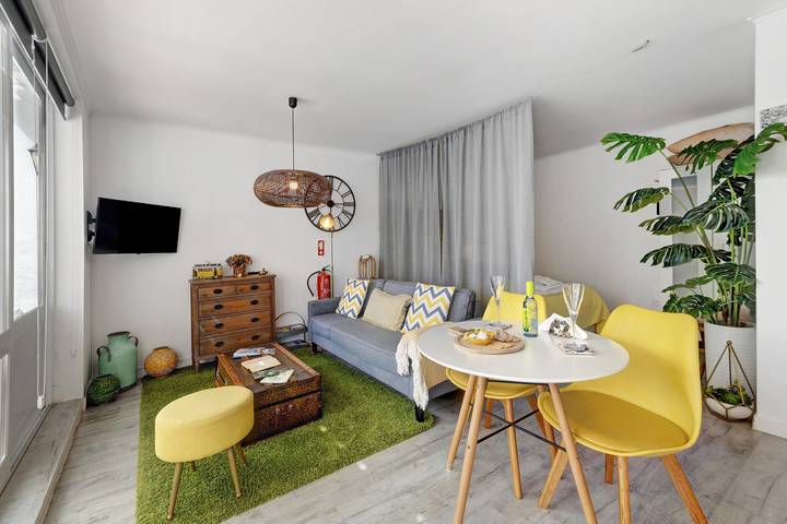 Entire studio, Studio 'Canto' with Private Terrace, Balcony and Wi-Fi in Aldeia de Juzo, Cascais e Estoril