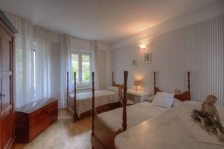 Apartment in villa 5 km from the sea in Ellera (Albisola), Albisola Superiore
