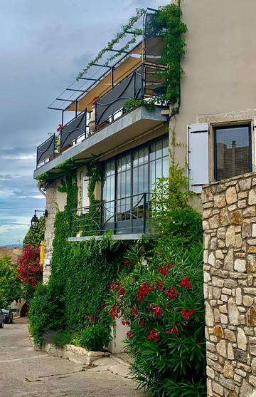 Gîte pour 4 personnes, avec vue et balcon à Vézénobres