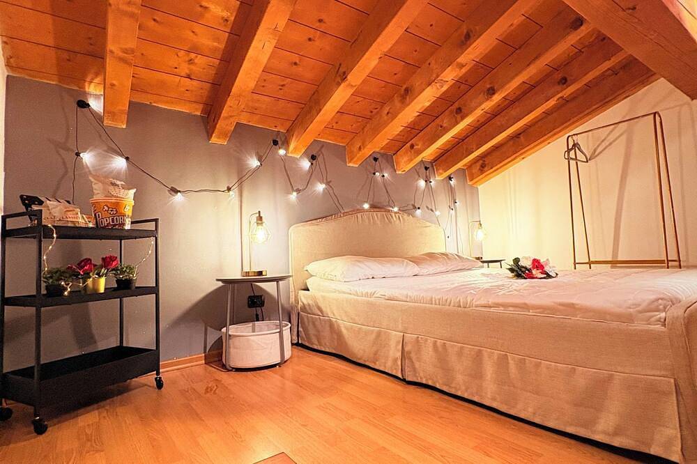 Ganze Wohnung, Alps View Luxury Loft | Cinema & Borno Ski Partner 🏔️🎬 in Braone, Regionalpark Adamello