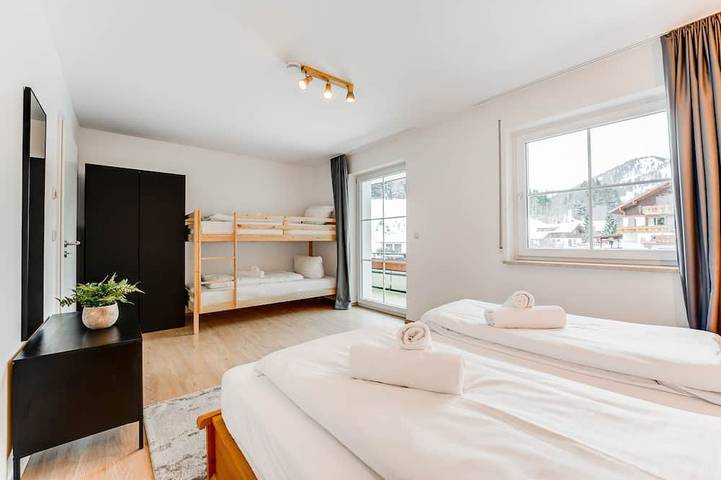 Entire apartment, Vyld: Hirschberg with balcony and mountain view in Bad Hindelang, Bavarian Swabia