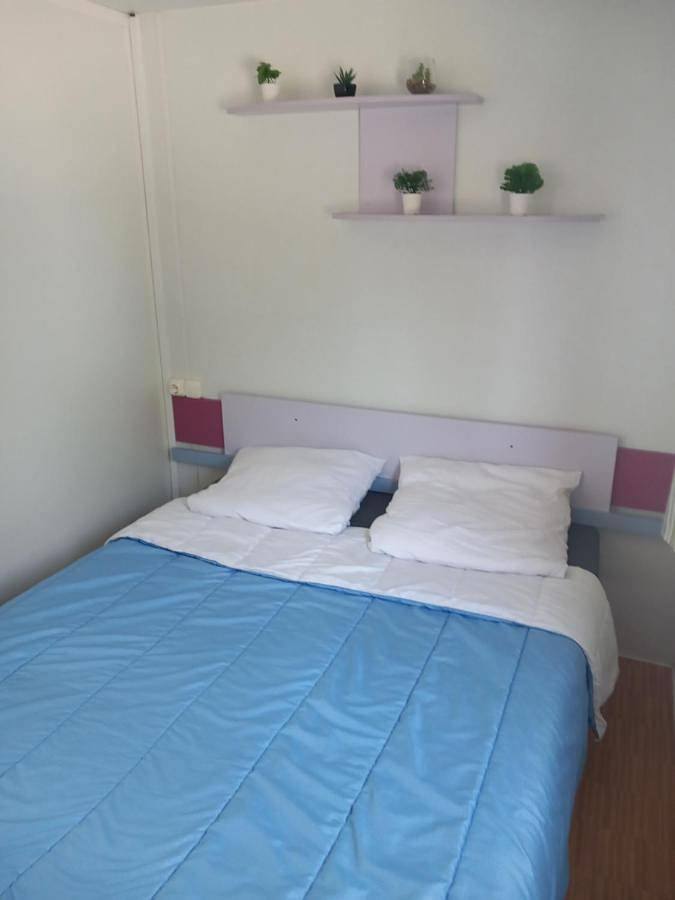 Gîte pour 4 personnes, avec piscine ainsi que terrasse et jardin, animaux acceptés à Châtillon-sur-Broué - 4