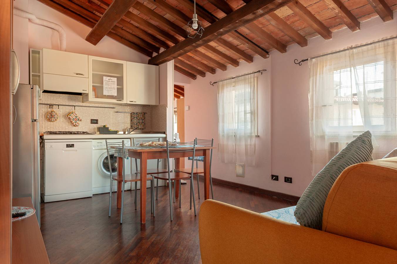 Appartamento intero, Appartamento 'La Piccola Venezia' con Wi-Fi in Livorno, Costa degli Etruschi