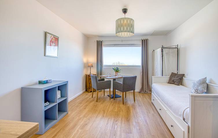 Appartement de vacances entier, Appartement avec vue sur la mer, parking, WiFi, proche du centre ville in Le Château-d'Oléron, Côte de Beauté