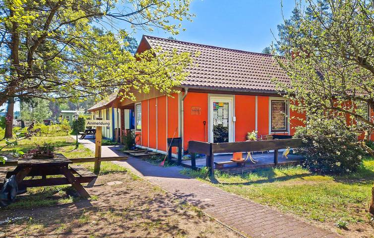 Wohnwagen für 6 Personen, mit Terrasse in Brandenburg - 2