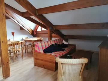 Gîte pour 7 personnes, avec vue ainsi que sauna et piscine, animaux acceptés à Ustou