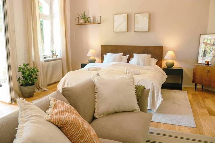 Ferienwohnung für 2 Personen, mit Terrasse und Garten in Bergpark Wilhelmshöhe - 2