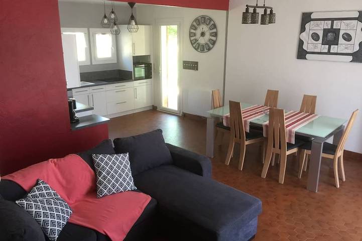 Location de vacances pour 6 personnes, avec Terrasse et Jardin à Le Crestet