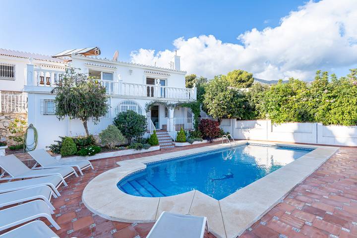 Villa for 10 people, with terrace and garden in Mijas