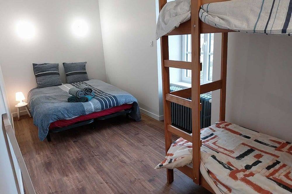 Chez Lilian & Isa - Gîte 6 - 8 persons in Pouzauges, Fontenay-le-Comte