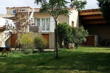 Location de vacances pour 4 personnes, avec jardin à Antugnac