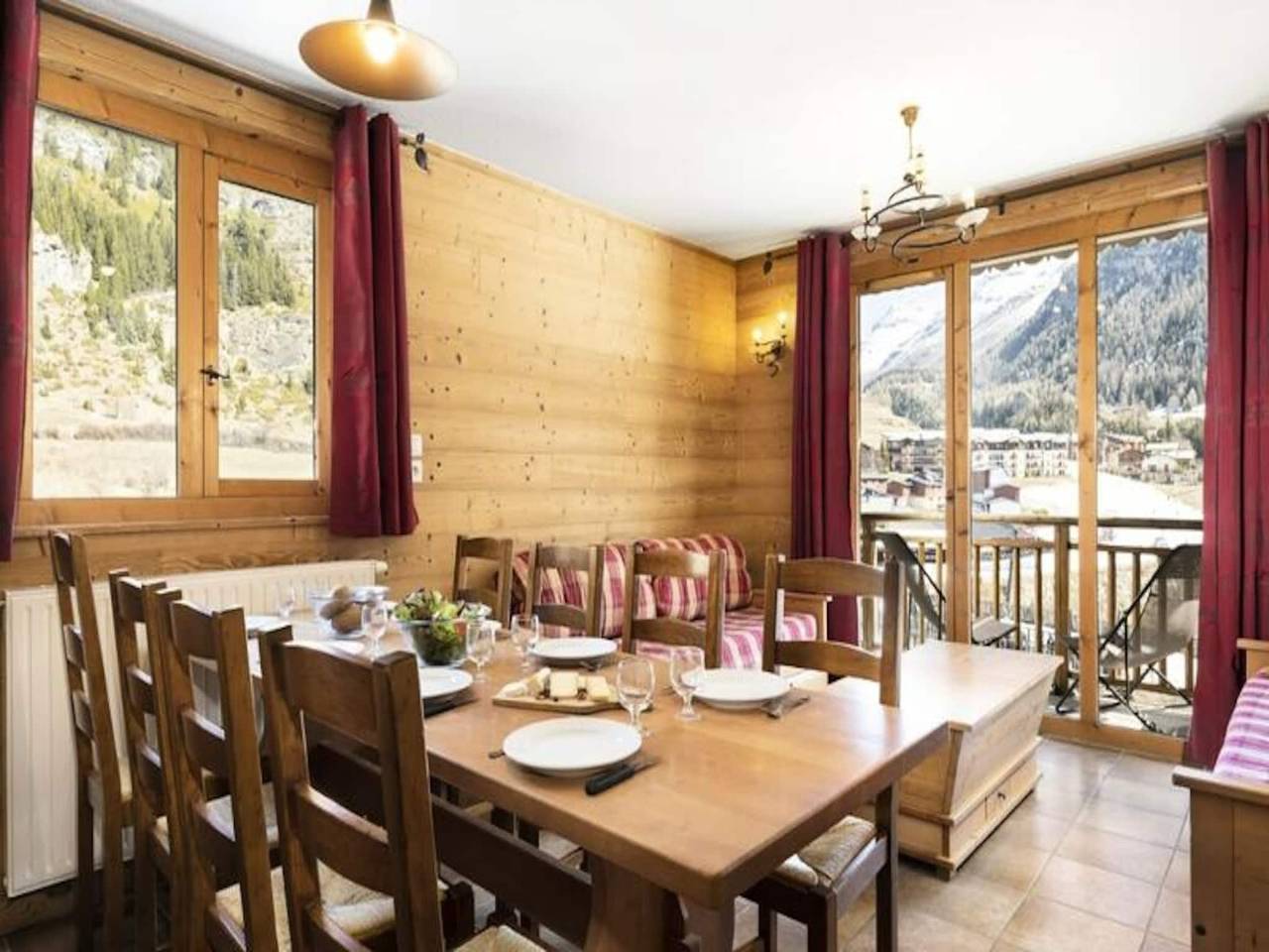Ganze Wohnung, Familienapartment, 2 Zimmer, Hütte, für 4–6 Personen in Lanslevillard, Region Saint-Jean-de-Maurienne