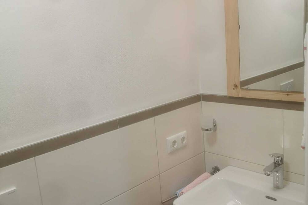 Ferienwohnung 5 - Gästehaus Obererlacher in Gailtaler Alpen, Obertilliach