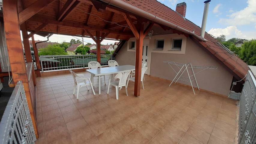 Ferienwohnung für 8 Personen, mit Pool und Terrasse in Balatonlelle - 4