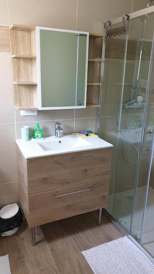 Gîte pour 3 personnes, avec jacuzzi et jardin à Pierrefeu-du-Var - 2