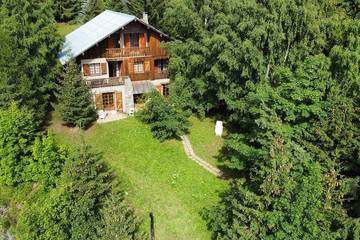 Chalet pour 11 personnes, avec jardin et balcon à Villard-Reculas