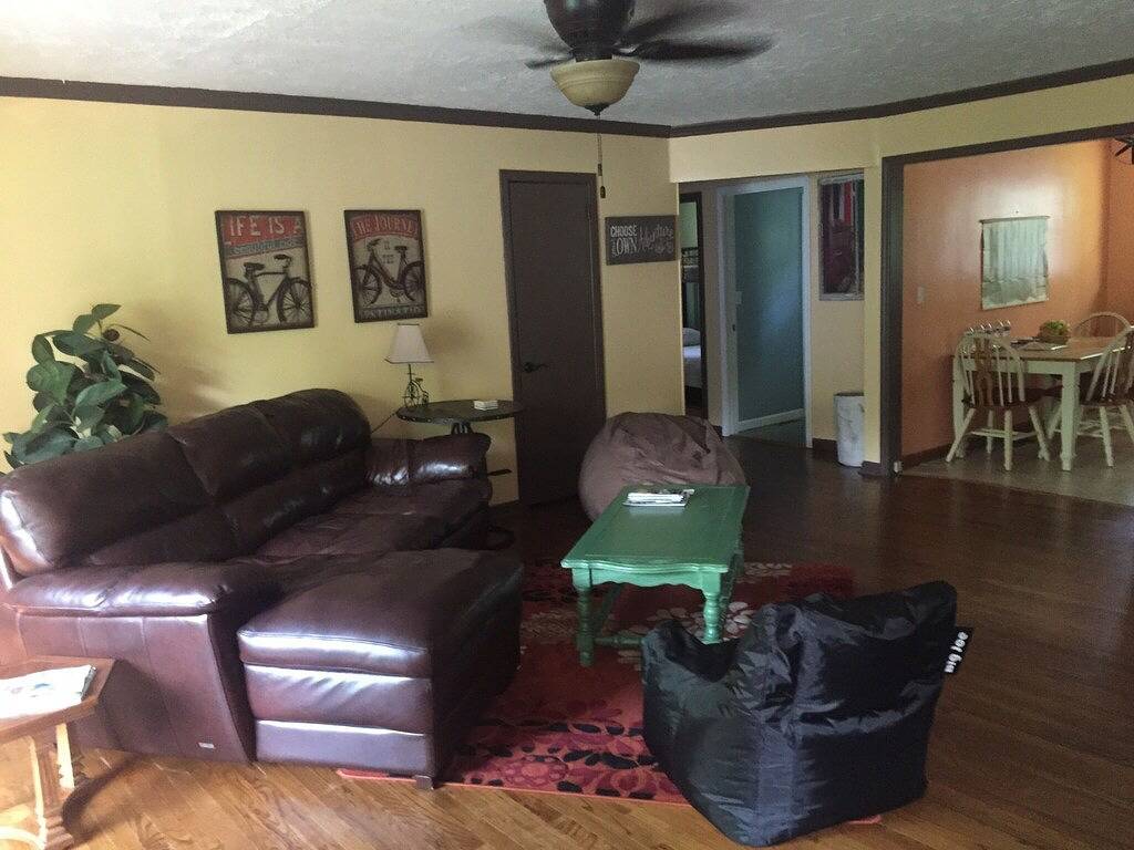 Fahrrad / Wandern / Spielen! 1/2 Meile nach Pisgah Nat'l Forest, 7 Meilen nach Dupont. Sauber und nah in Brevard, Transylvania County