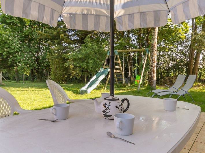 Gîte pour 5 personnes, avec piscine ainsi que terrasse et jardin à Port-Saint-Père - 2