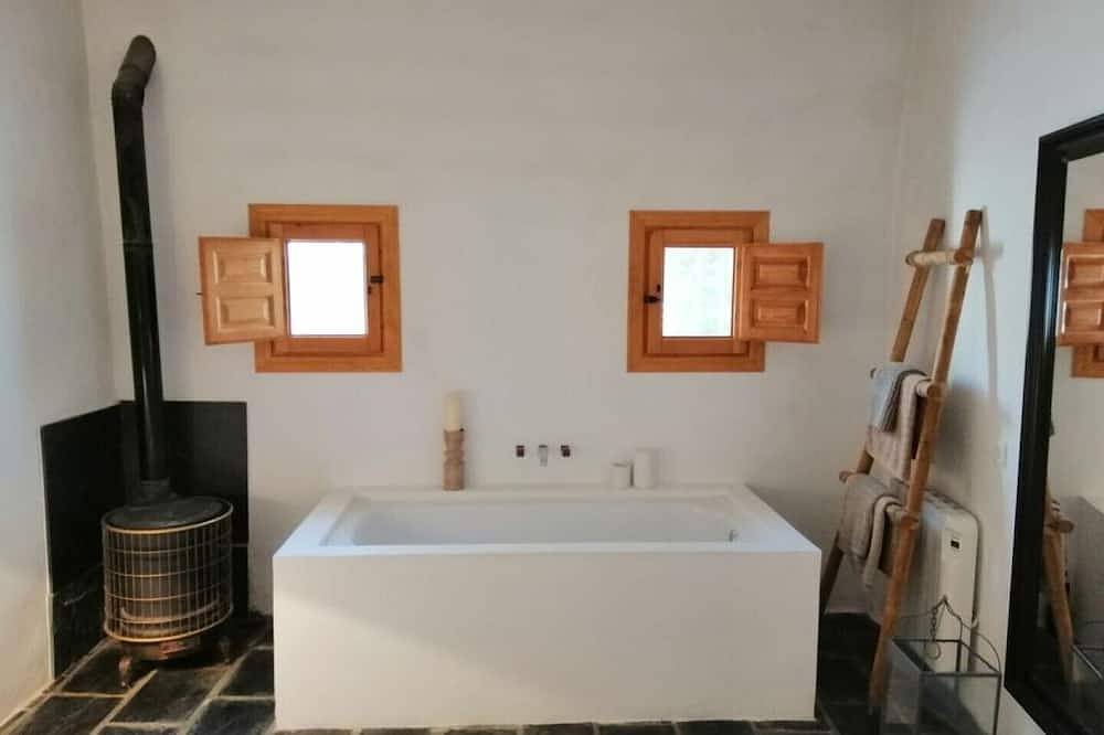 Villa con piscina privada, rodeada de montañas, olivos, nogales y naranjos in Órgiva, Provincia de Granada