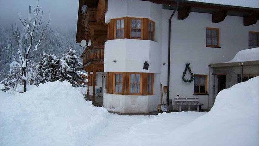 Ferienwohnung für 5 Personen, mit Ausblick und Balkon, kinderfreundlich in Kals am Großglockner
