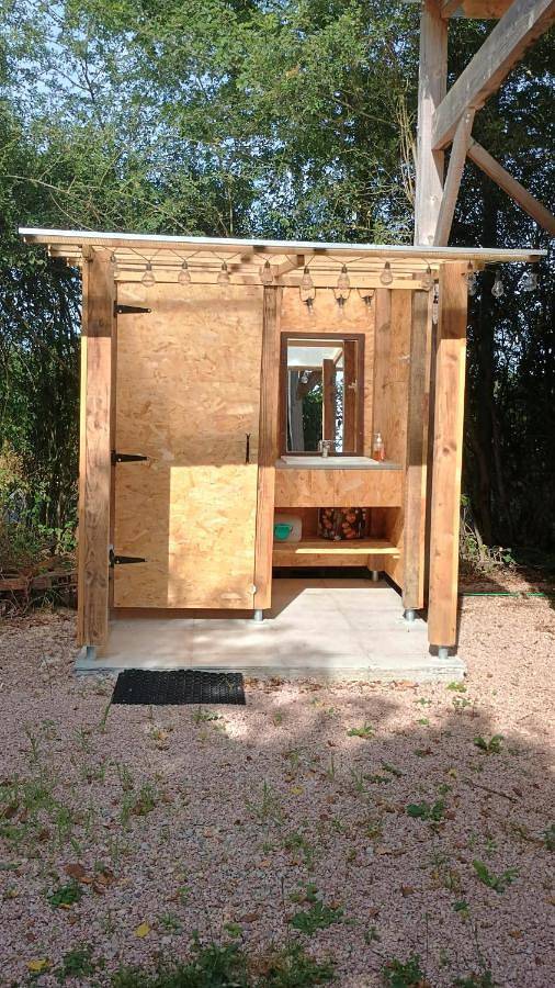Camping pour 4 personnes, avec Terrasse et Jardin