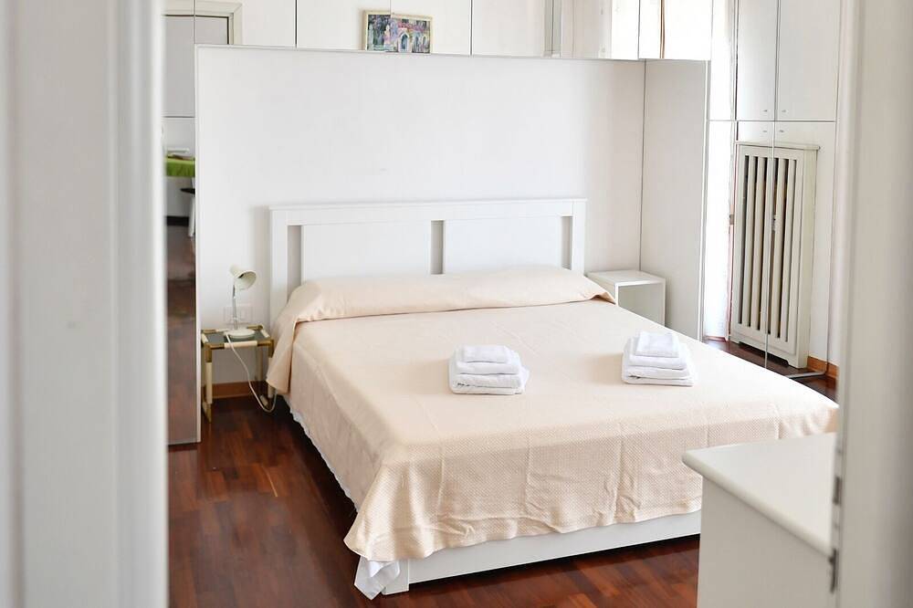 Ganze Wohnung, Vacation rental on Via Jappelli in Abano Terme. Free Wi-Fi in Abano Terme, Euganeische Hügel