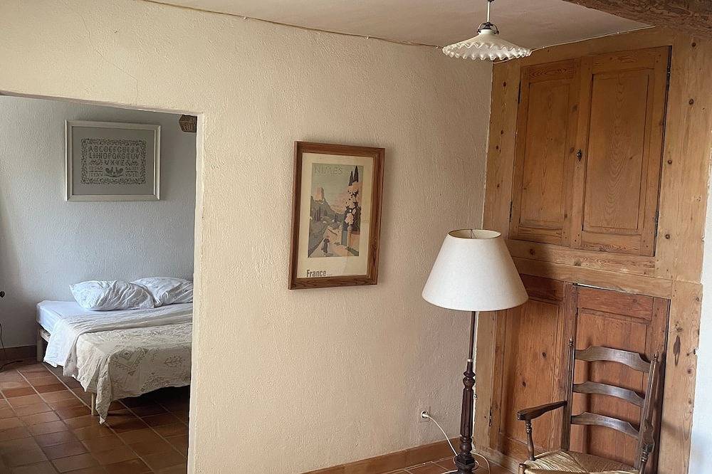 Apartamento entero, Adorable 2-bedroom apartment in wonderful Théziers perfect for relaxing in Théziers, Region de Nimes