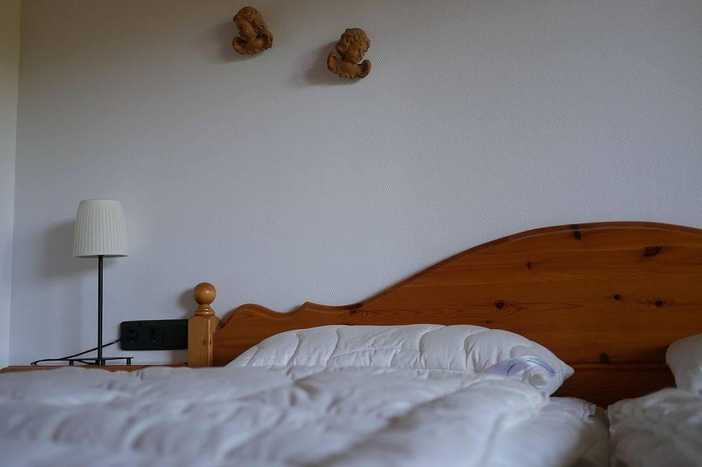 Großes und gepflegtes Ferienhaus am Niedersonthofener See mit Sauna und Terrasse in Waltenhofen, Bayerisch Schwaben