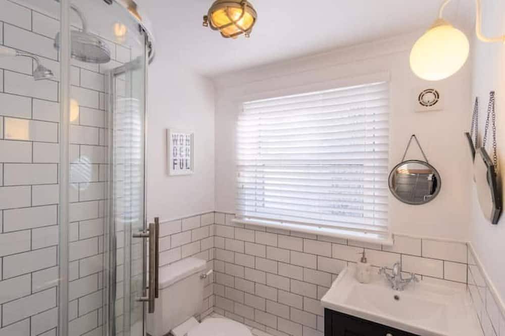 Luxury Coastal Bolthole in Polperro With Parking - New Listing in Polperro, Cornwall