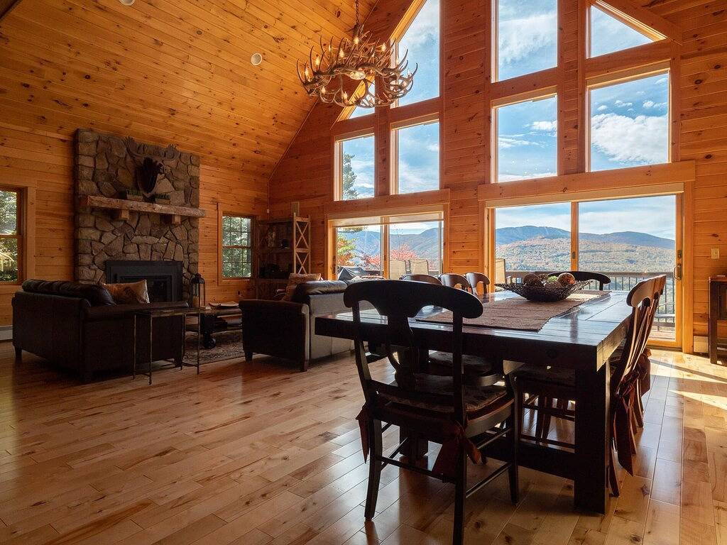 Sunny View Chalet- Minutes to Sunday River- Awesome Mountain Views! in Newry, Sunday River