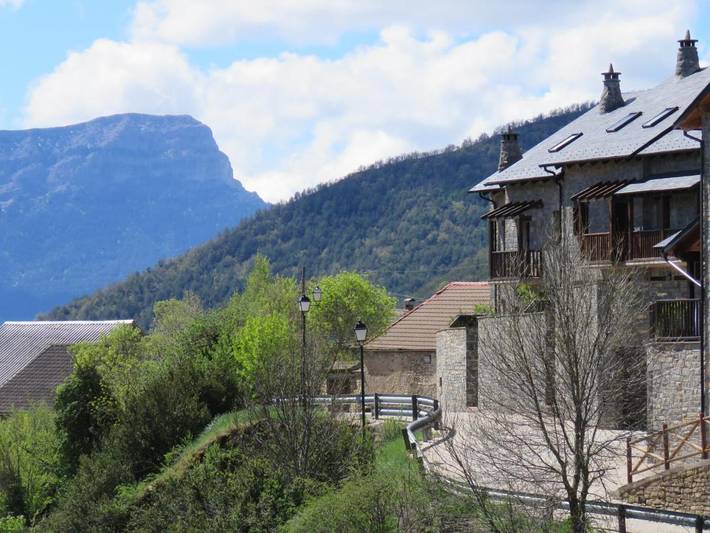 Casa rural para 9 personas, con vistas y terraza en La Jacetania - 3