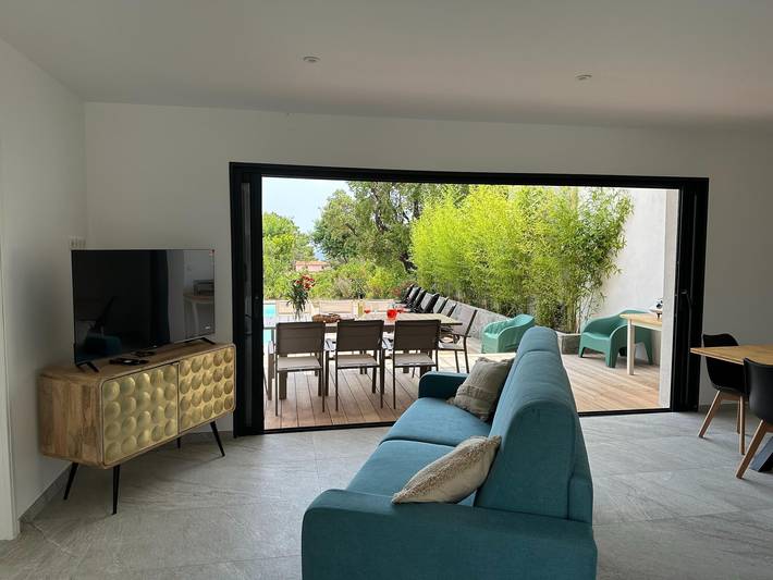 Location de vacances pour 8 personnes, avec terrasse et piscine, animaux acceptés à Sari-Solenzara - 2