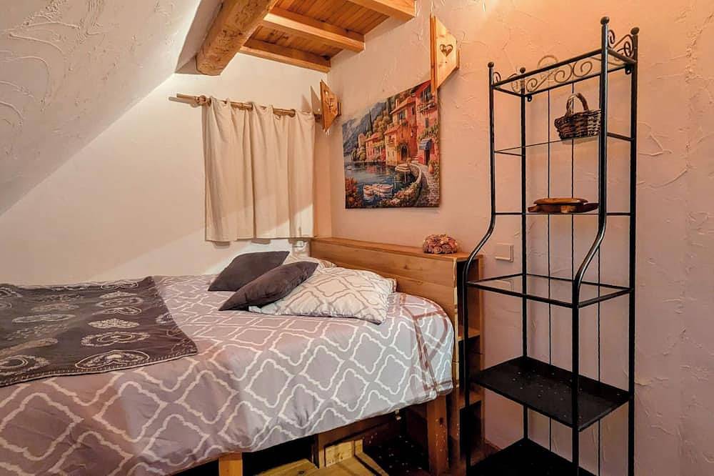 Gîte in a typical mountain chalet in the heart of the Chartreuse region in Saint-Pierre-d'Entremont, Isère