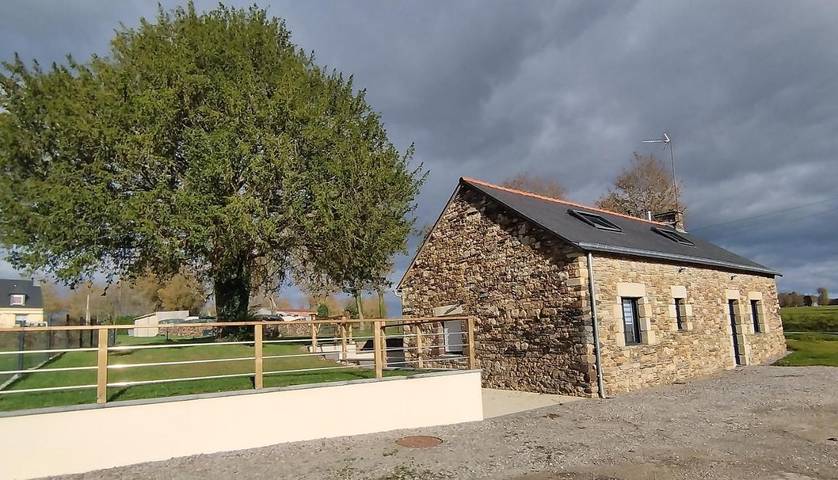 Location de vacances pour 6 personnes, avec vue et jardin à Pleucadeuc