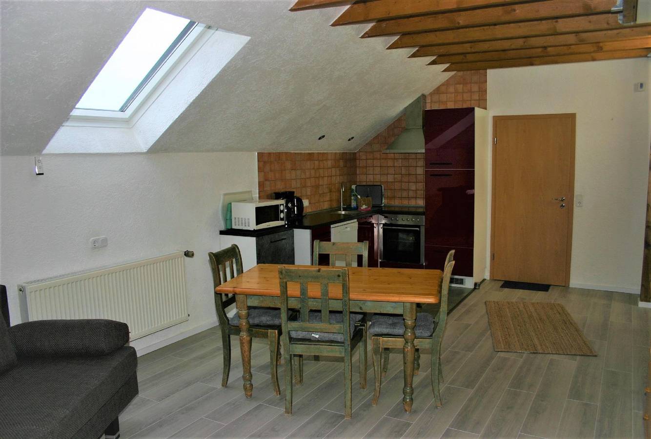 Ganze Ferienwohnung, Helle Ferienwohnung in Mehren mit Eigenem Garten in Mehren, Vulkaneifel