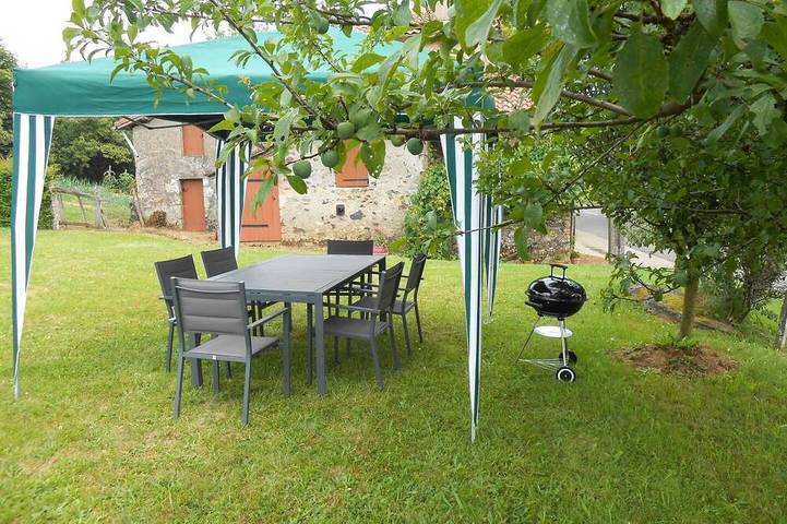 Gîte pour 4 personnes, avec jardin à Linac