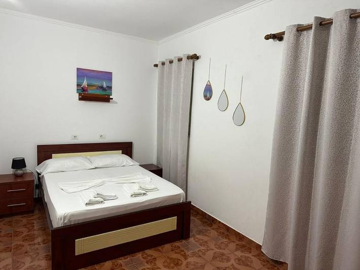 Gîte pour 15 personnes, avec terrasse et jardin dans Ksamil - 3