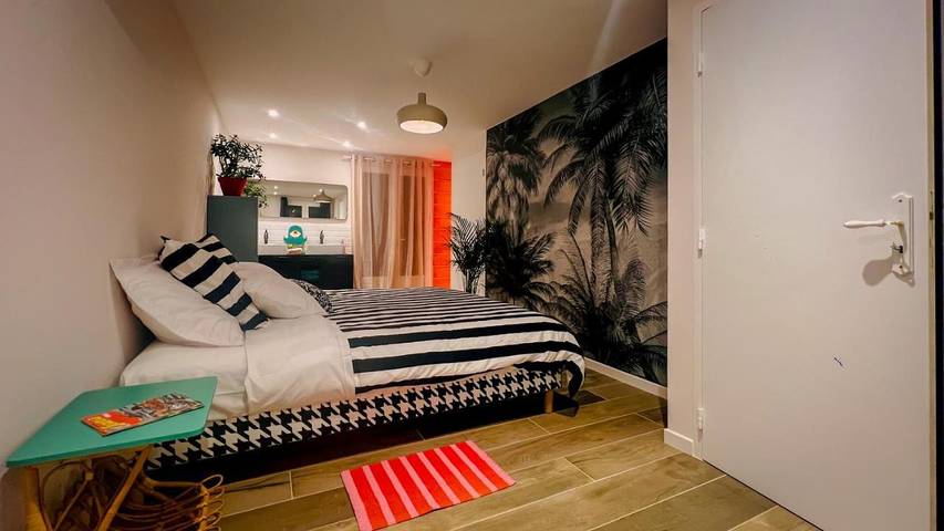 Gîte pour 2 personnes, avec jardin et piscine à Falicon - 4