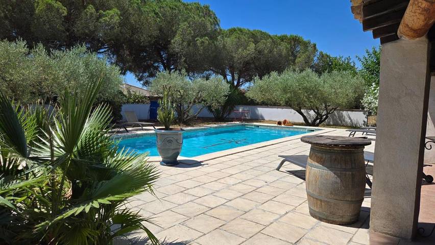 Appartement de vacances pour 2 personnes, avec piscine et jardin, animaux acceptés