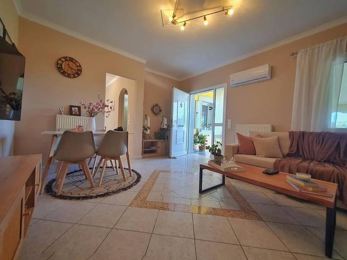 Gîte pour 4 personnes, avec terrasse dans Pythagoreio - 2